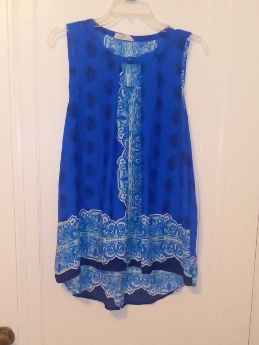 Sleeveless Blue Printed top, medium, hi-lo